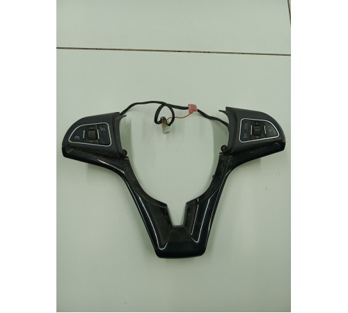 Кнопки руля многофункциональные