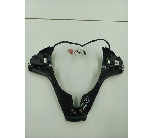 Кнопки руля многофункциональные