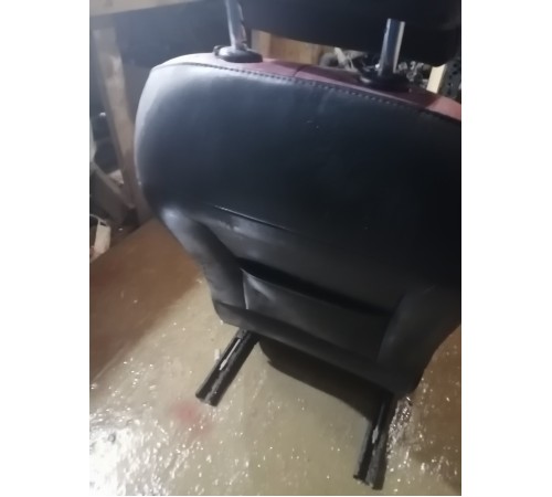 Сиденье переднее левое