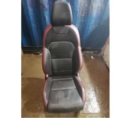 Сиденье переднее левое