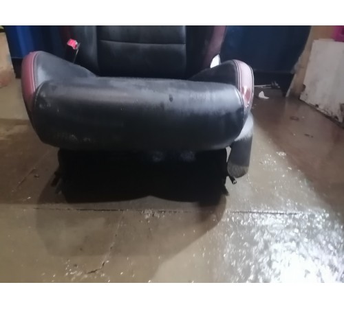 Сиденье переднее левое