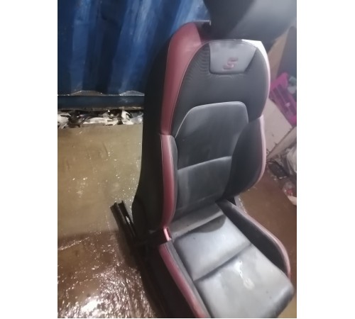 Сиденье переднее левое