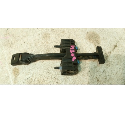 Ограничитель двери задней левой