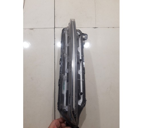 Дневной ходовой огонь левый