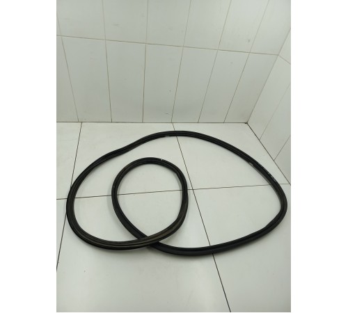 Уплотнитель крышки багажника