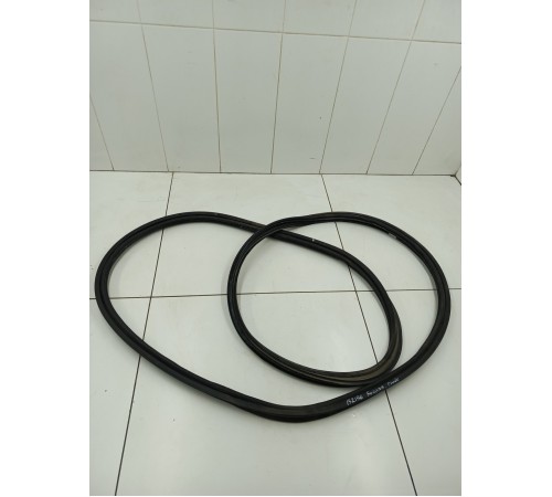 Уплотнитель крышки багажника