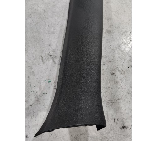 Обшивка двери крышки багажника левая