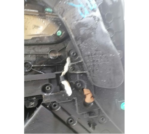 Обшивка двери передняя правая