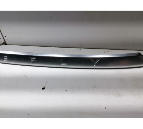 Накладка крышки багажника