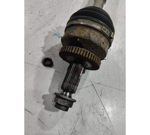 Привод(полуось) передний левый