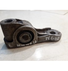 Кронштейн переднего подрамника