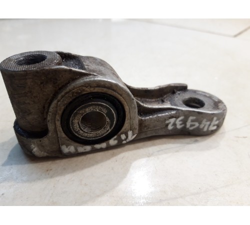 Кронштейн переднего подрамника