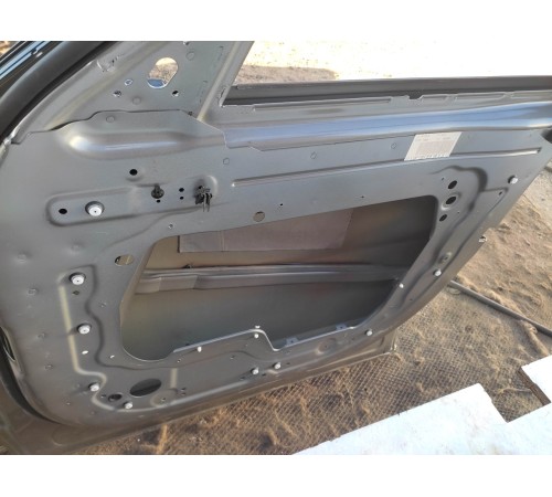 Дверь (передняя правая)