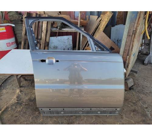 Дверь (передняя правая)