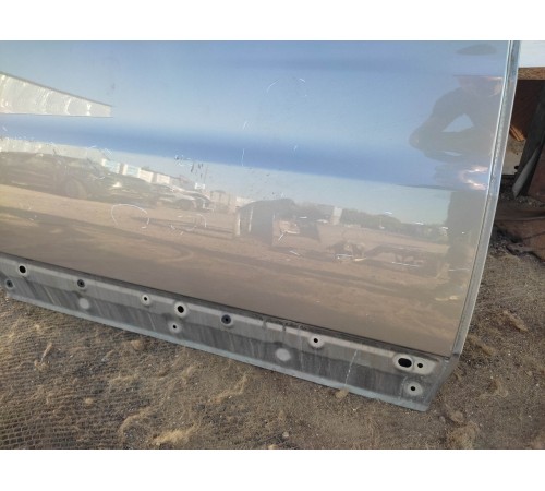 Дверь (передняя правая)