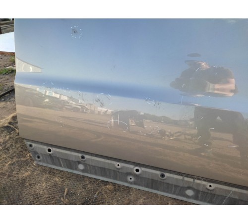 Дверь (передняя правая)