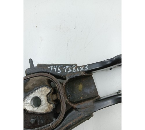 Опора двигателя задняя