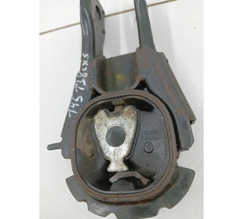 Опора двигателя задняя