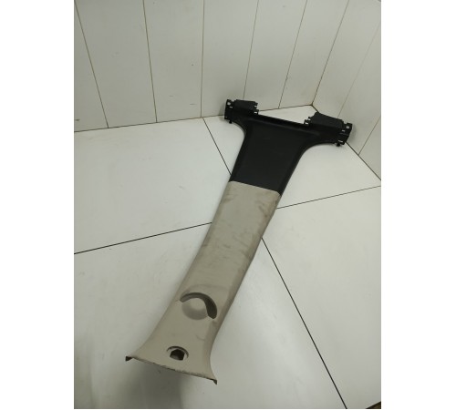 Обшивка центральной стойки правая