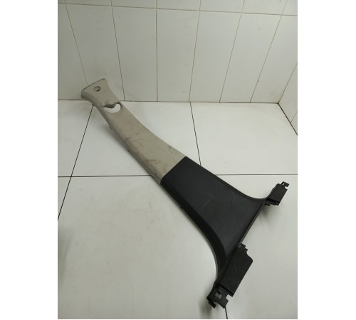 Обшивка центральной стойки правая