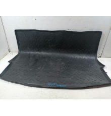 Резиновый коврик в багажник