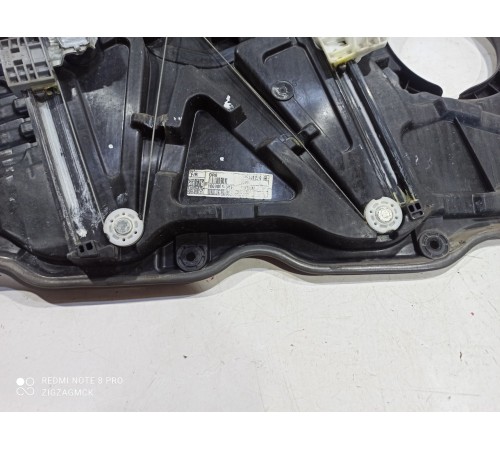 Стеклоподъемник (передний правый)