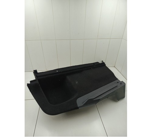 Обшивка багажника правая