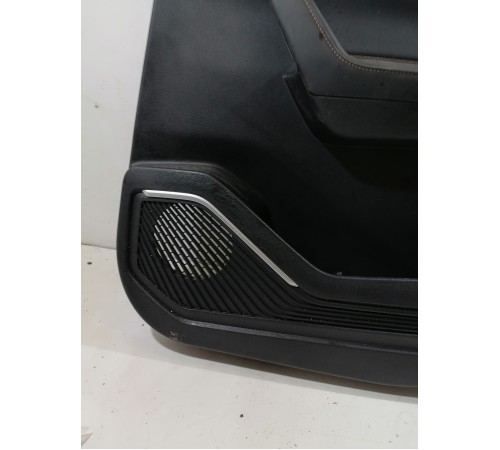 Обшивка двери задняя правая