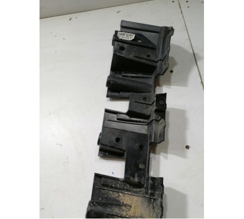 Кронштейн расширителя арки крыла передний левый