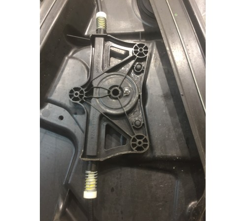 Стеклоподъемный механизм(передний,правый)