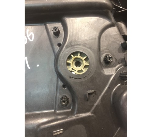 Стеклоподъемный механизм(передний,правый)