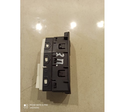 Блок кнопок двери (задняя правая)