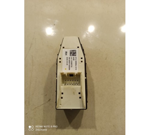 Блок кнопок двери (задняя правая)