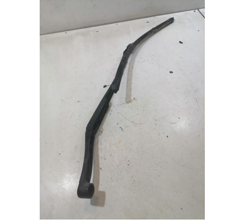 Поводок стеклоочистителя левый