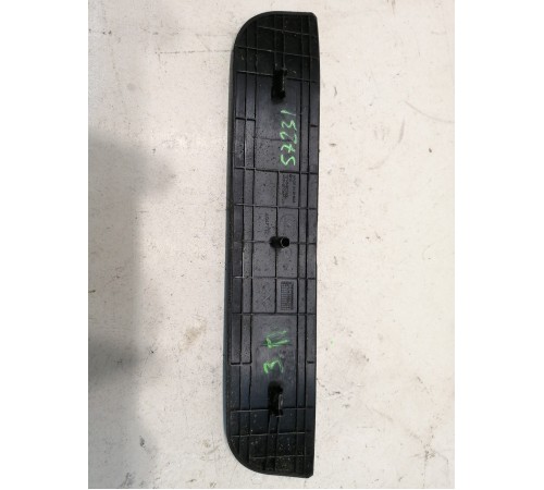 Накладка порога задняя правая внутренняя