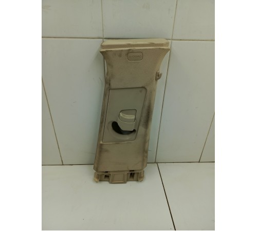 Обшивка центральной стойки правая верхняя