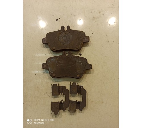 Тормозные колодки(задние правые)