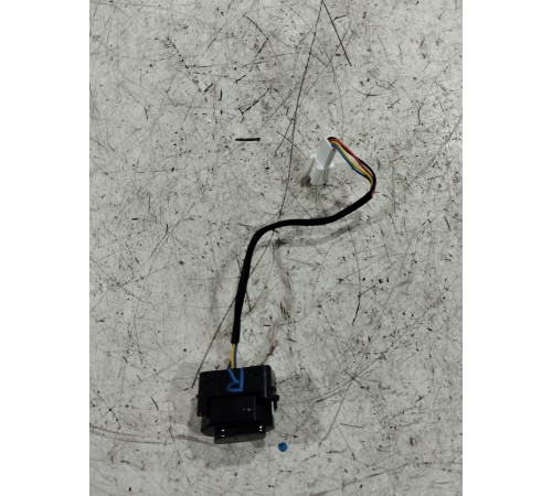 Кнопка открывания двери передняя правая