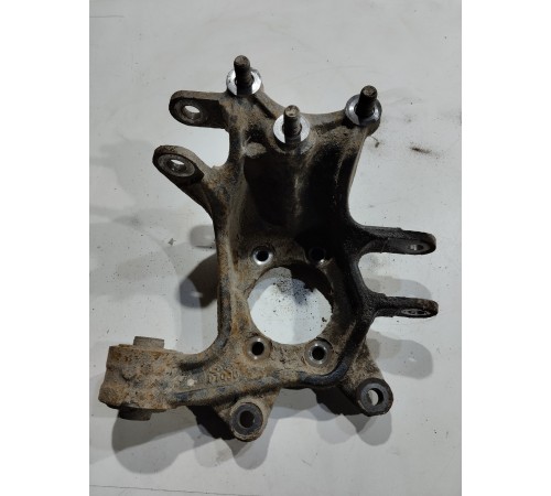 Поворотный кулак задний правый