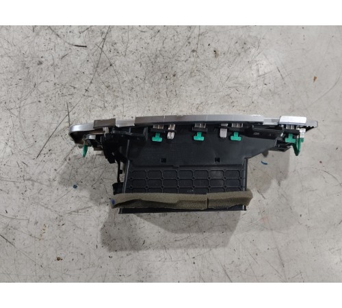 Дефлектор воздушный левый