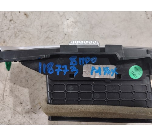 Дефлектор воздушный левый