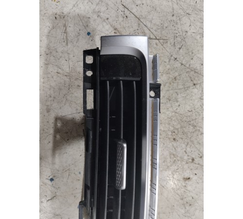 Дефлектор воздушный левый