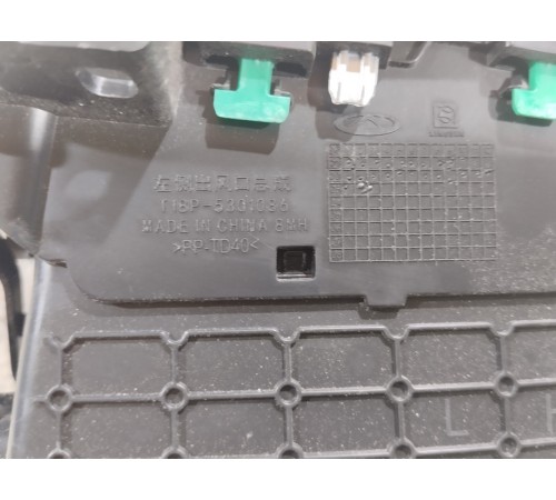 Дефлектор воздушный левый