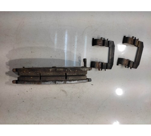 Колодки тормозные (передние, правые)