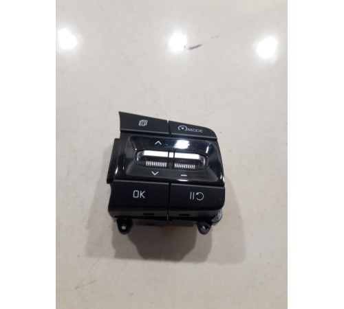 Кнопки руля многофункциональные правые