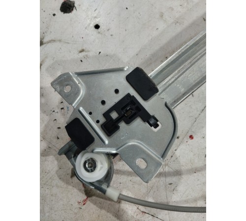 Стеклоподъемник (задний левый)