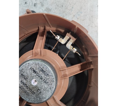 Динамик двери передний правый