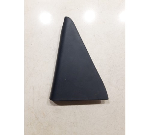 Угол двери внутренний (задний правый)