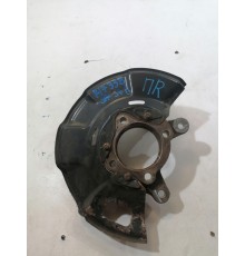 Кулак поворотный передний правый