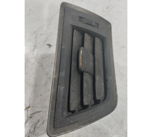 Воздушный дефлектор передний левый